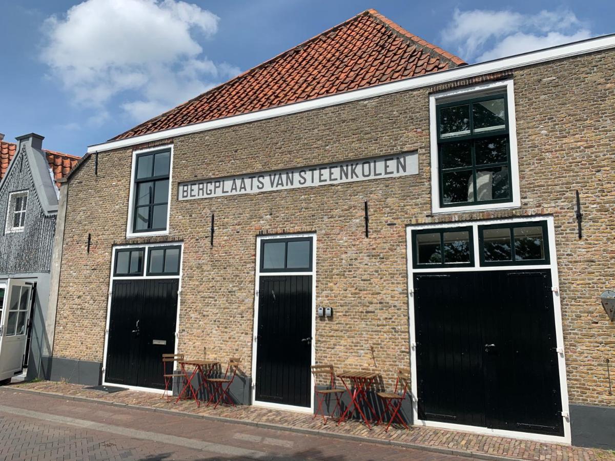 Pakhuis Aan De Haven - Bakboord Zierikzee Ngoại thất bức ảnh